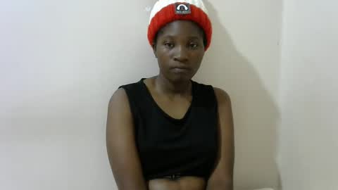 Snapshot of hot_lonnah chatting on 03.05.25 LONNAH online show from 03.05.25