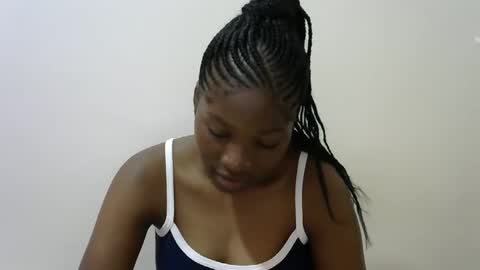 Snapshot of hot_lonnah chatting on 03.08.25 LONNAH online show from 03.08.25