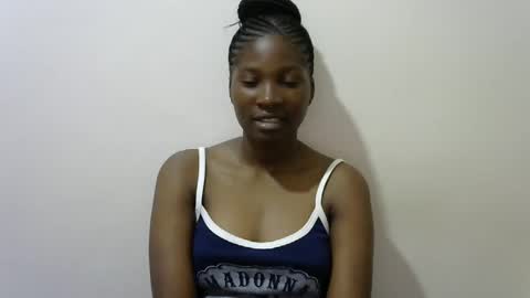 Snapshot of hot_lonnah chatting on 03.09.25 LONNAH online show from 03.09.25
