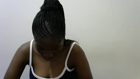 Snapshot of hot_lonnah chatting on 03.09.25 LONNAH online show from 03.09.25