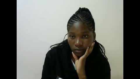 Snapshot of hot_lonnah chatting on 03.11.25 LONNAH online show from 03.11.25