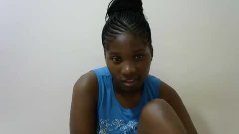 Snapshot of hot_lonnah chatting on 03.12.25 LONNAH online show from 03.12.25