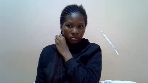 Snapshot of hot_lonnah chatting on 09.10.25 LONNAH online show from 09.10.25