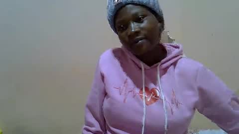 Snapshot of hot_lonnah chatting on 09.15.25 LONNAH online show from 09.15.25