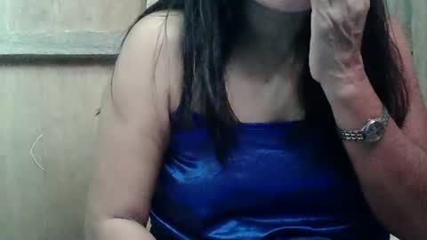 Snapshot of hot_mama09 chatting on 02.23.25 hotmama online show from 02.23.25