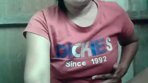 Snapshot of hot_mama09 chatting on 02.26.25 hotmama online show from 02.26.25