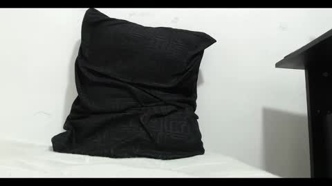 Mia online show from 12.10.24