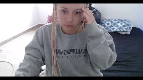 Mia online show from 01.03.25