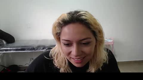 Mia online show from 03.04.25