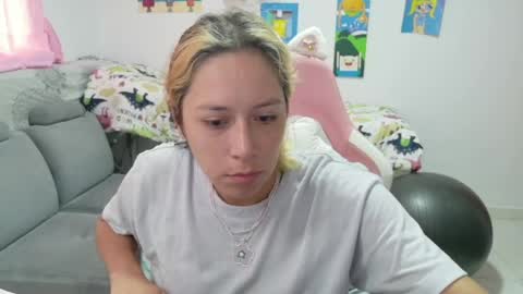 Mia online show from 04.20.26