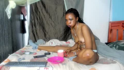 hot_moxie online show from 10.09.25