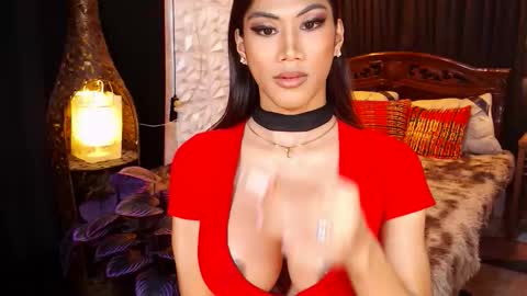 Julli Anna online show from 04.23.26