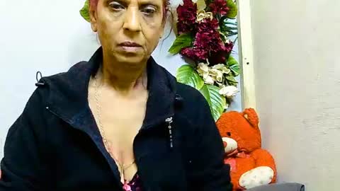 hot queen online show from 06.21.26