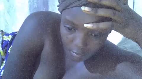 Snapshot of hot_raylah chatting on 04.17.26 RAYLAH online show from 04.17.26