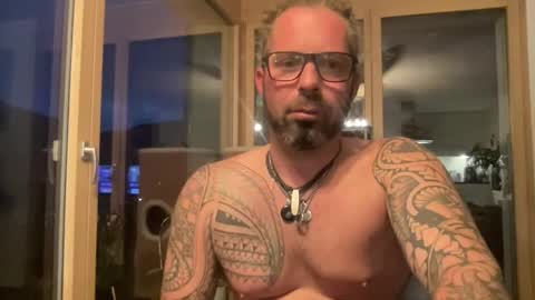 Snapshot of hot_sex83 chatting on 09.10.25 letmedoo2 online show from 09.10.25