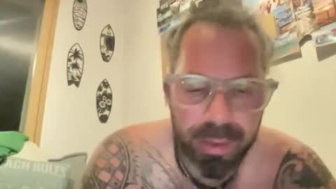 Snapshot of hot_sex83 chatting on 10.29.25 letmedoo2 online show from 10.29.25