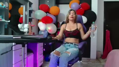 Snapshot of hot_sexy_bunny chatting on 02.20.26 hot sexy bunny online show from 02.20.26