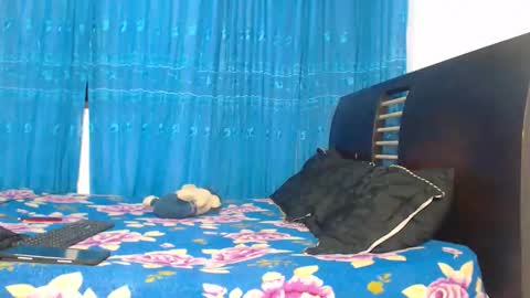 Hot Sharks   online show from 10.06.25