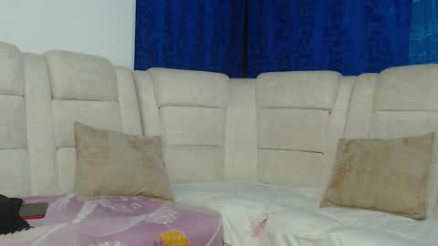 Hot Sharks   online show from 04.02.26