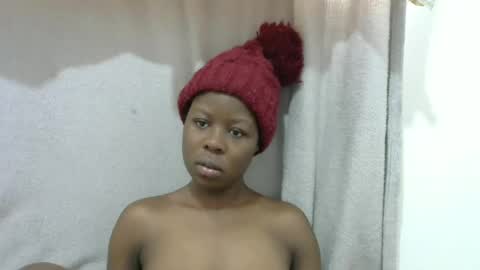 Snapshot of hot_shayla chatting on 06.23.26 esiiii online show from 06.23.26