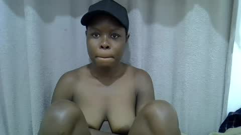 Snapshot of hot_shayla chatting on 06.27.26 esiiii online show from 06.27.26