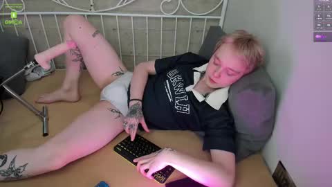 hot_twinkboy online show from 02.19.25