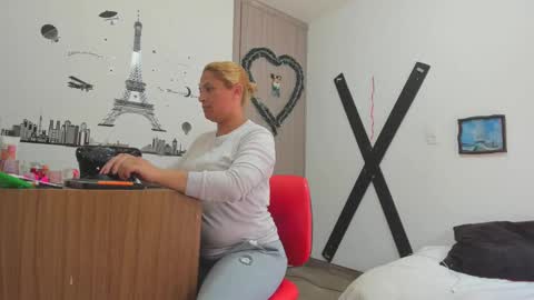 hotandfierylatinos online show from 12.31.24