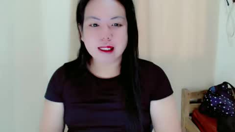 Snapshot of hotasian_mama chatting on 05.21.26 Grace online show from 05.21.26