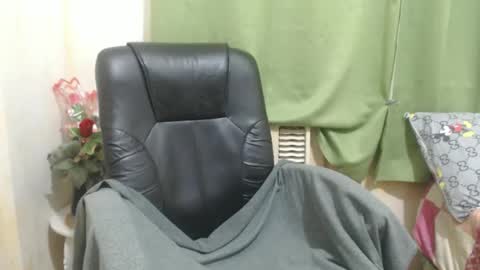 Snapshot of hotasianayra69 chatting on 11.30.25 hotasianayra69 online show from 11.30.25