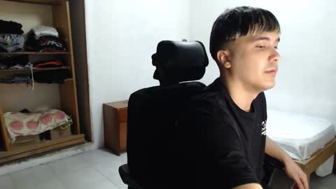 hotbaby6900 online show from 12.17.25