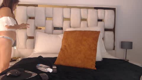 Bella Milf online show from 10.09.25