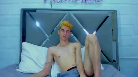 Snapshot of hotboyx_ chatting on 10.18.25 DANIEL AND KEVIN online show from 10.18.25