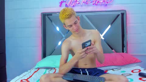 Snapshot of hotboyx_ chatting on 10.25.25 DANIEL AND KEVIN online show from 10.25.25