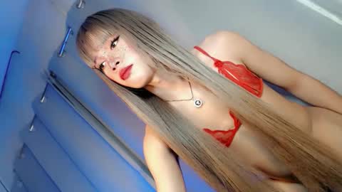 hotchescacummer online show from 12.16.25