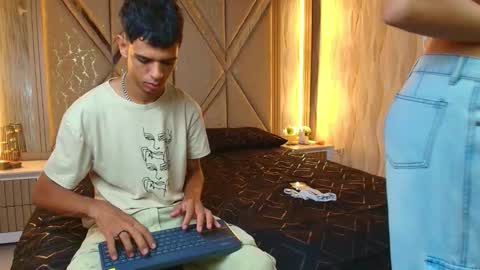 hotcouple_222 online show from 11.23.25