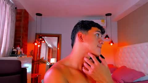 Snapshot of hotcrew_ chatting on 09.25.25 Hussain aaron and Ekko online show from 09.25.25