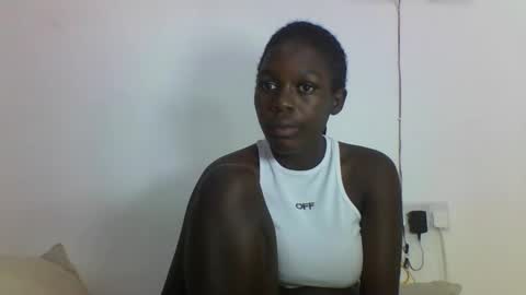 Snapshot of hotcutetracie chatting on 09.14.25 VICTORIA online show from 09.14.25