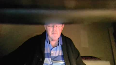 Snapshot of hotejok chatting on 12.17.24 hotejok online show from 12.17.24