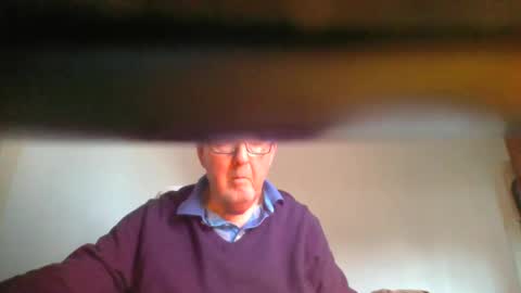 Snapshot of hotejok chatting on 12.18.24 hotejok online show from 12.18.24