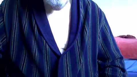 Snapshot of hotejok chatting on 10.30.25 hotejok online show from 10.30.25