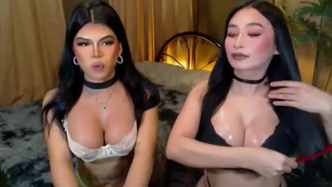 Snapshot of hotevatrans chatting on 10.08.25 EVA online show from 10.08.25