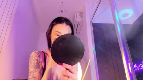 hotfallingdevil online show from 02.19.26