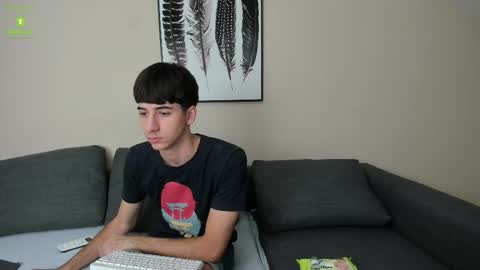 Snapshot of hotflirtyfella chatting on 09.21.25 QUENTIN online show from 09.21.25