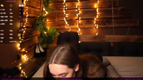 Snapshot of hotfrecklesgirl chatting on 11.14.25 hotfrecklesgirl online show from 11.14.25