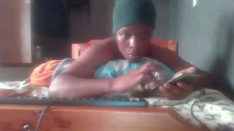 hotguyy001 online show from 02.15.25