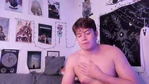 Snapshot of hothoneychile chatting on 10.20.25 Sam and Nico online show from 10.20.25