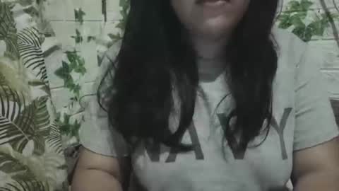 hotiemorenagurl18 online show from 05.10.26