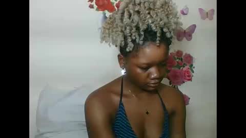Snapshot of hotjeylee chatting on 09.11.25 LOYCE online show from 09.11.25