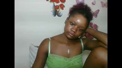 Snapshot of hotjeylee chatting on 09.14.25 LOYCE online show from 09.14.25