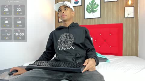 Hotkoljei online show from 12.17.24